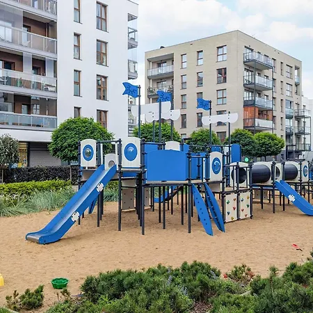 Large In With Gym, Parking And Air Conditioning By Renters Apartmán