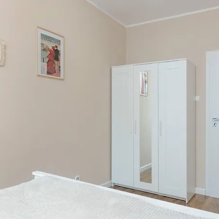 Large In With Gym, Parking And Air Conditioning By Renters Apartmán *