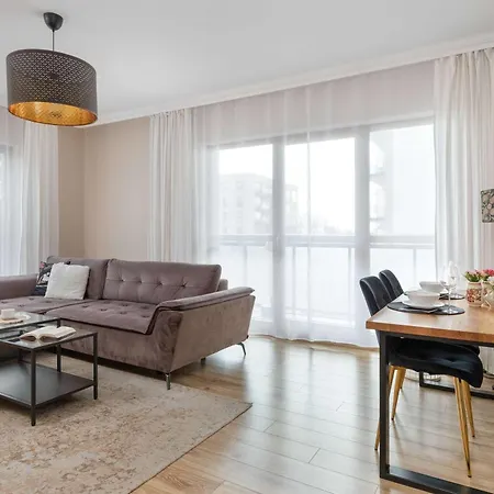 Large In With Gym, Parking And Air Conditioning By Renters Lejlighed