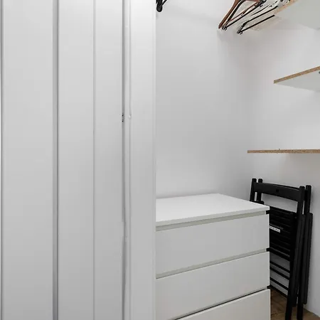 Lejlighed Large In With Gym, Parking And Air Conditioning By Renters *