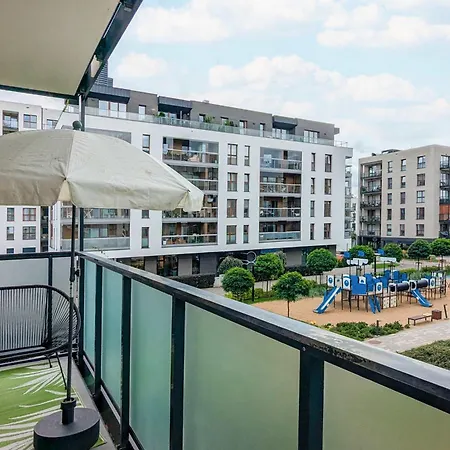 Large In With Gym, Parking And Air Conditioning By Renters Lejlighed